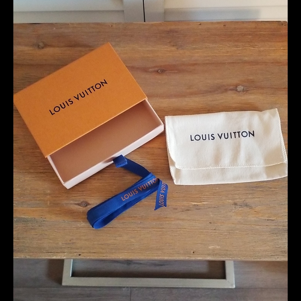 Louis Vuitton small gift box, dust box, ribbon